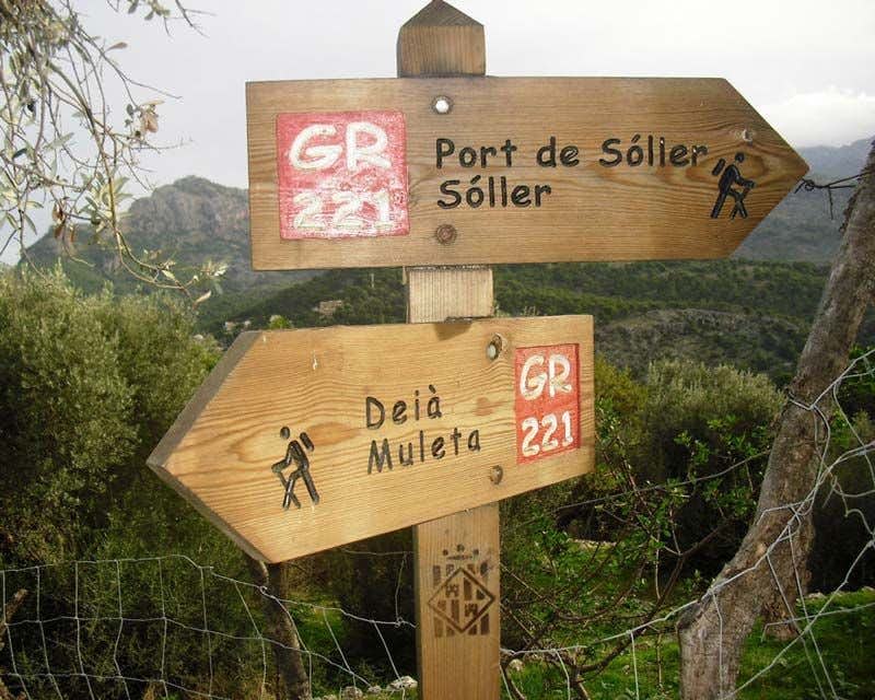 gr 221 route signs