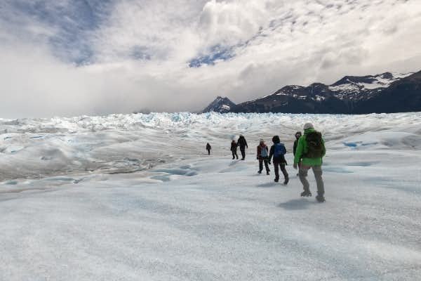 Grupo de caminhada com crampon do Perito Moreno