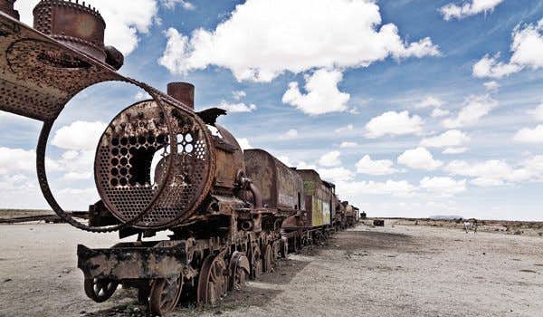 antigo trem da cimenteira do trem na bolívia