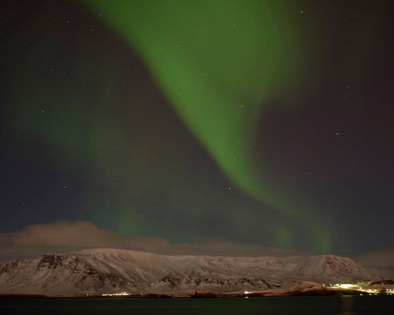 vistas de reykjavik passeio de barco pelas luzes do norte