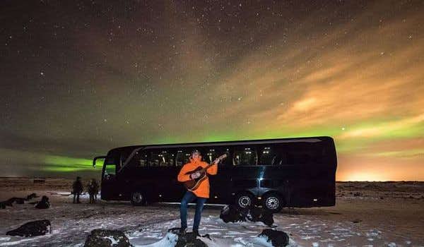 viagem de viajante de reykjavik para a aurora boreal