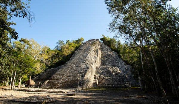 pirâmide maia de cobá