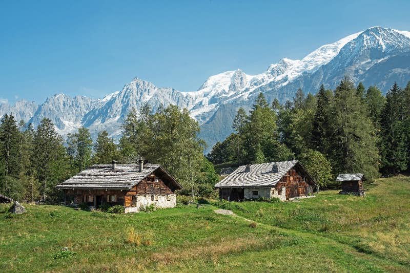 zwei Hütten auf der Mont Blanc Route