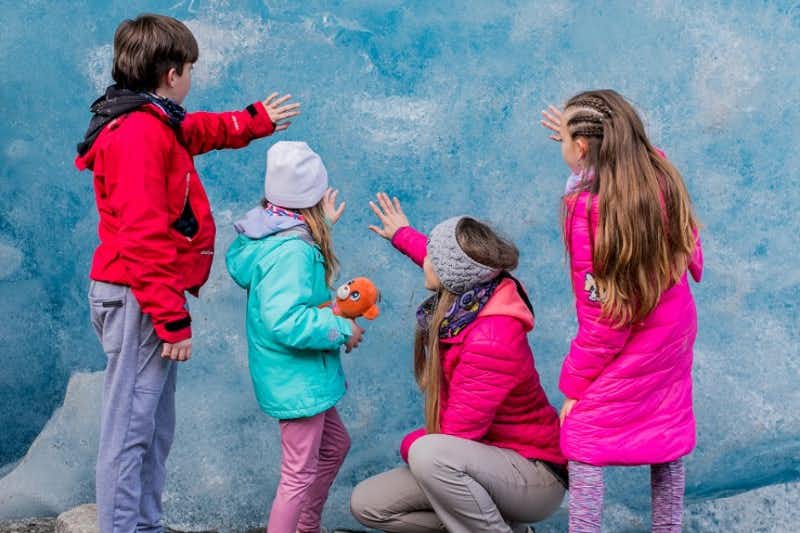 Kinder an der Perito-Moreno-Wand