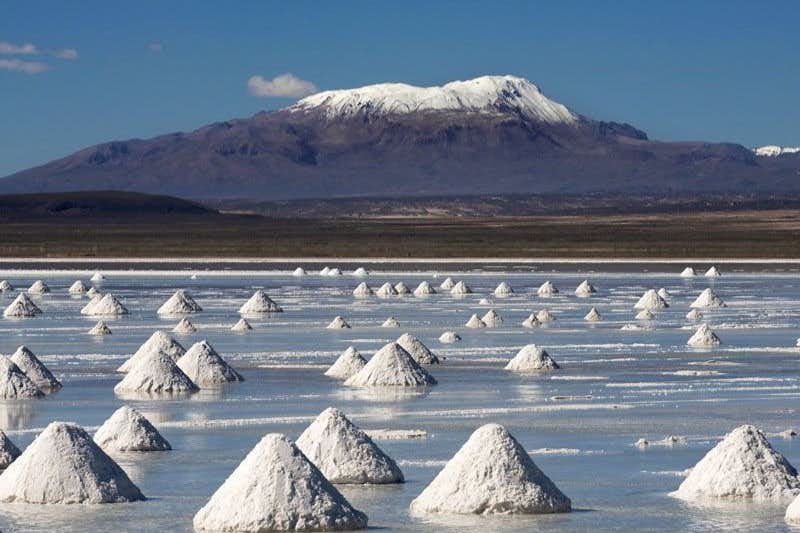 Salzhaufen in den Salinen von Uyuni