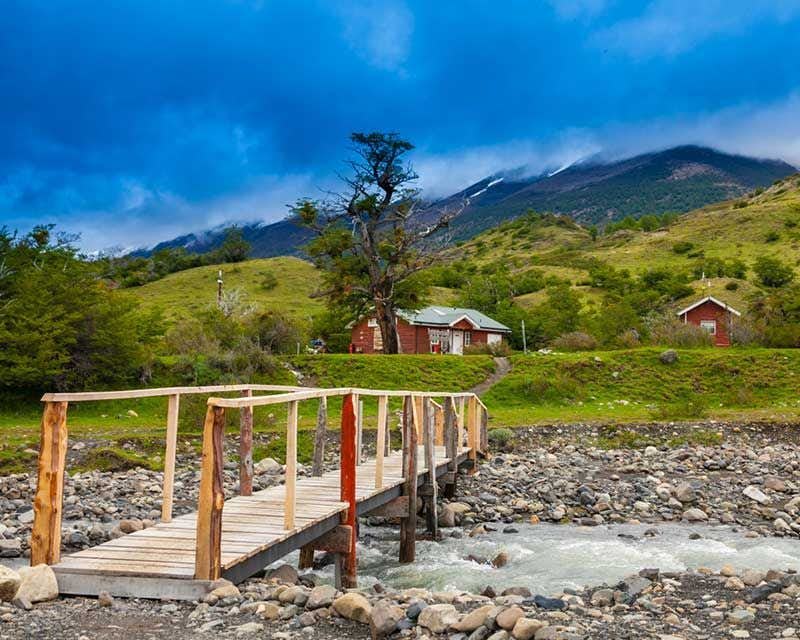 Zufahrtsbrücke zum zentralen Campingplatz Torres del Paine