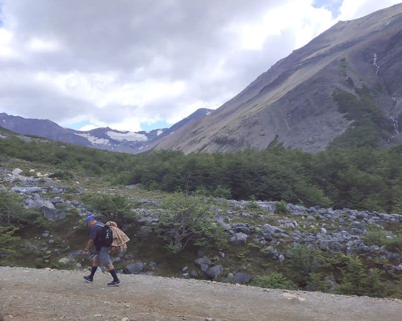 Wanderer beim Torres del Paine Base Trekking