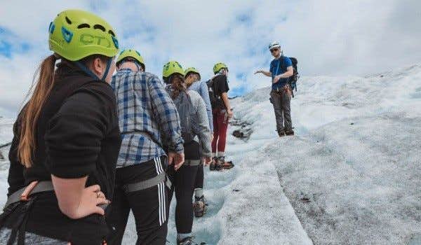 Skaftafell-Gletscherwanderung Gruppe mit Führer