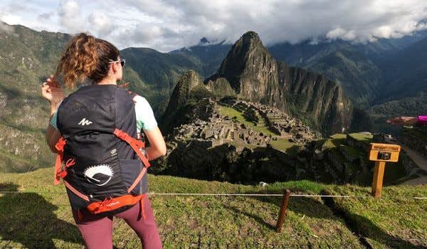 Howlanders Mädchen in Machu Picchu