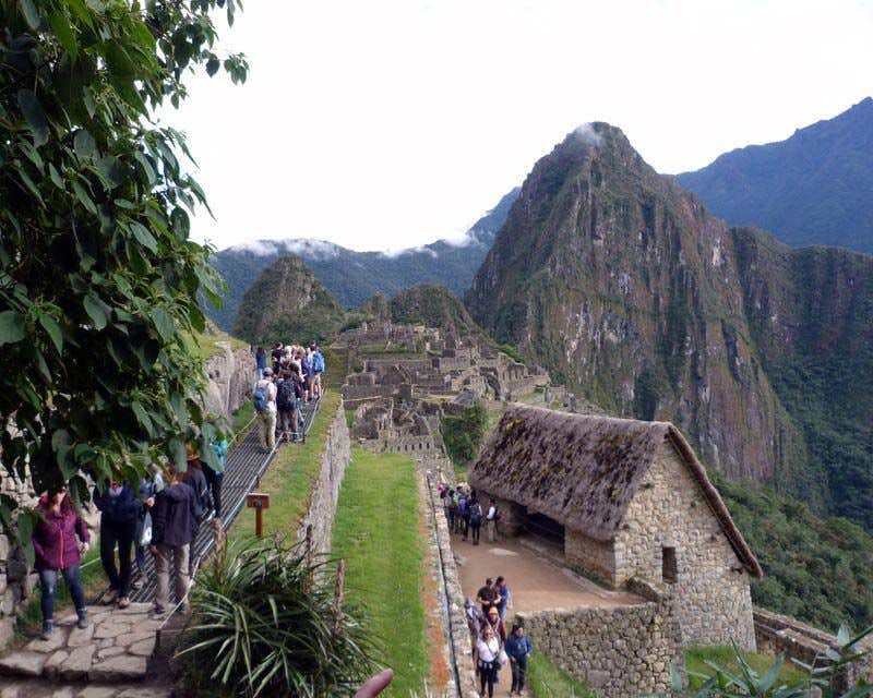 Menschen, die Machu Picchu auf der Salkantay-Trekking-Prämie besuchen