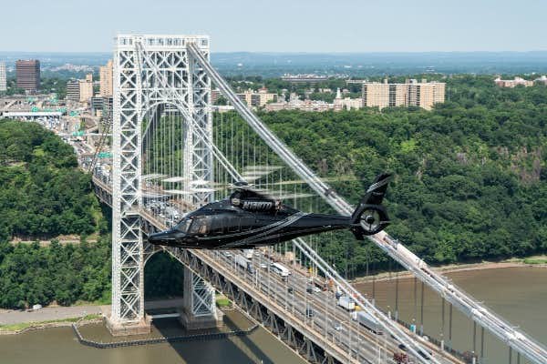 Hubschrauber auf der George-Washington-Brücke