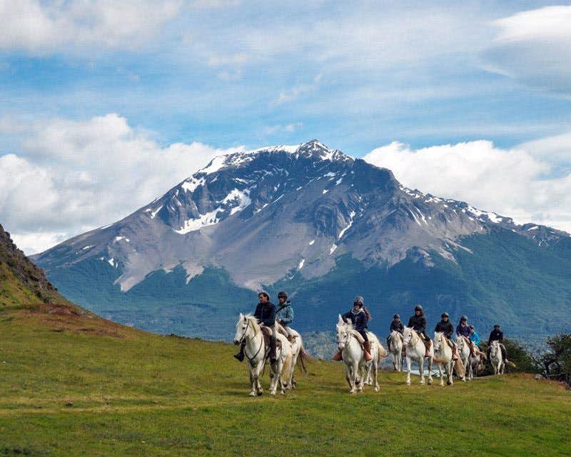 horseback riding in group estancia la peninsula