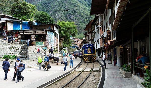 train station and town of aguas calientes