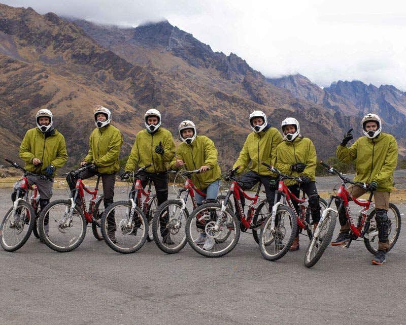 group with the mountain bikes ready for abra malaga