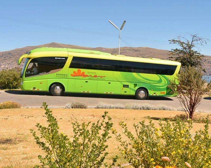 green vip bus of the ruta del sol