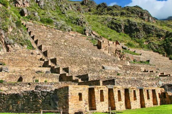 ollantaytambo in sacred valley and machu picchu tour