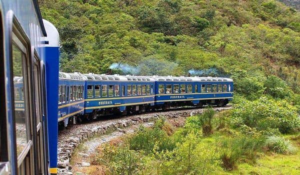 peru rail train from aguas calientes to ollantaytambo
