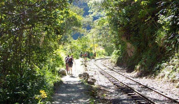 railroad tracks from hidroelectrica to aguas calientes