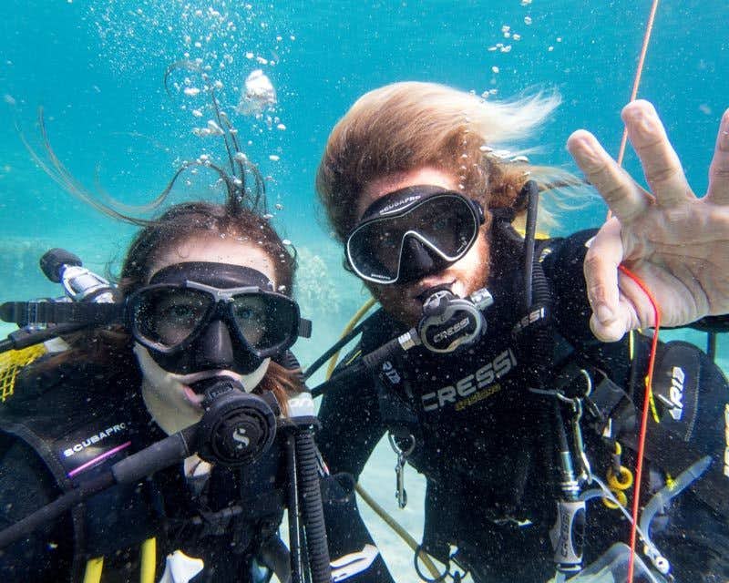 Explore the underwater world for the first time with a diving baptism in Mallorca