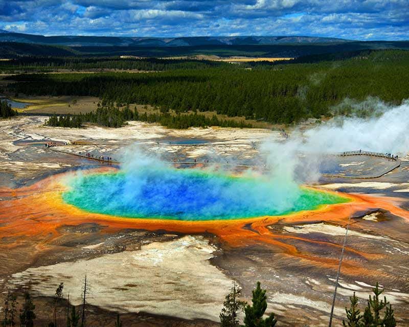 upper geyser basin yellowstone national park
