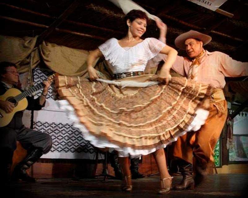 démonstration d'une danse typique du gaucho Argentine