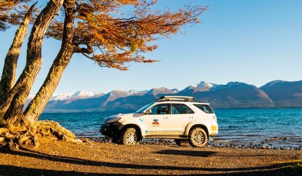 Travel in a 4x4 to the most incredible places of Tierra del Fuego