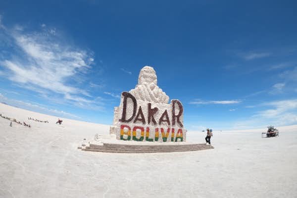 monument du sel de dakar à uyuni