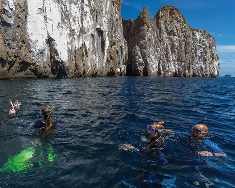 plongée avec masque et tuba aux Galapagos