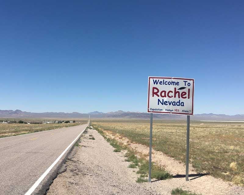 affiche welcome to rachel nevada