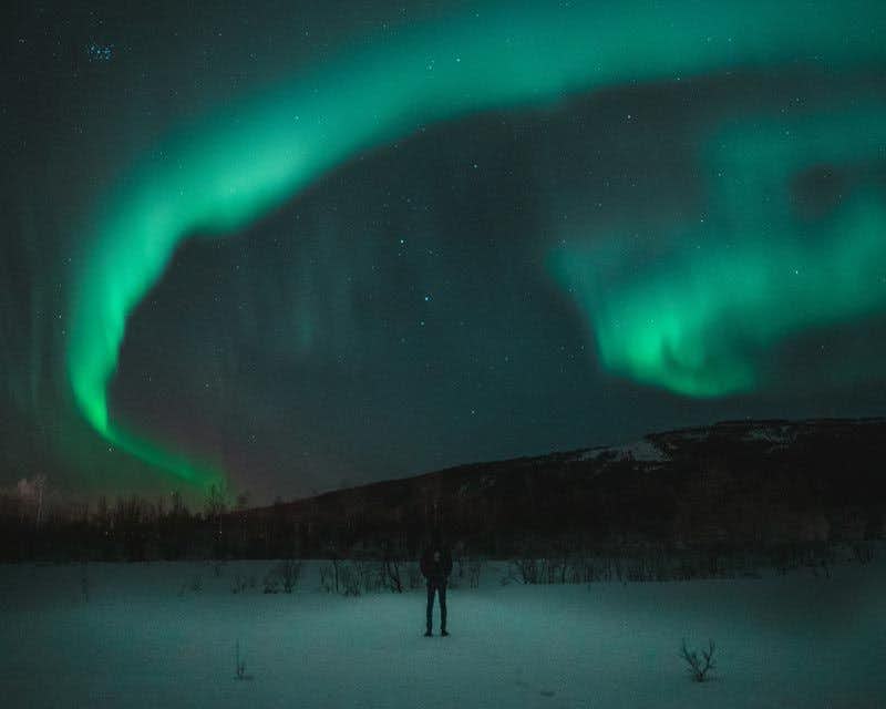 voyageur de reykjavik aux aurores boréales