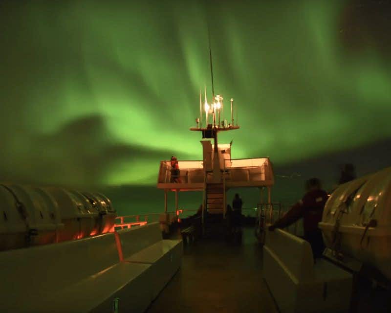 tour des aurores boréales en bateau à reykjavik
