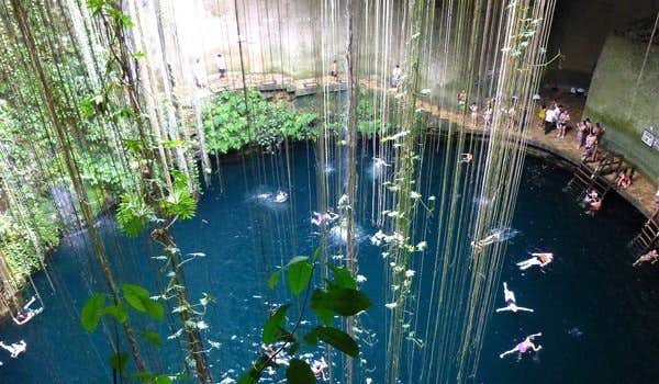 cenote sacre chichen itza bain