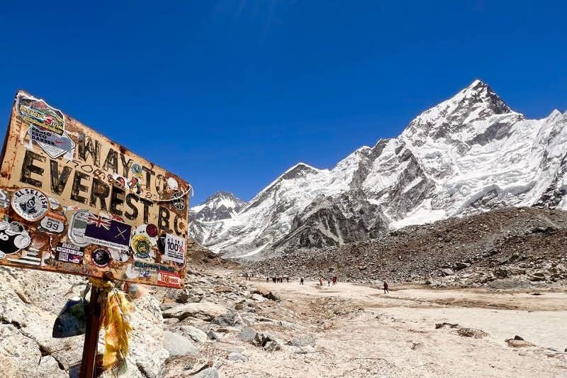 Panneau du camp de base de l'Everest