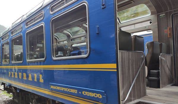 train bleu de peru rail à cusco