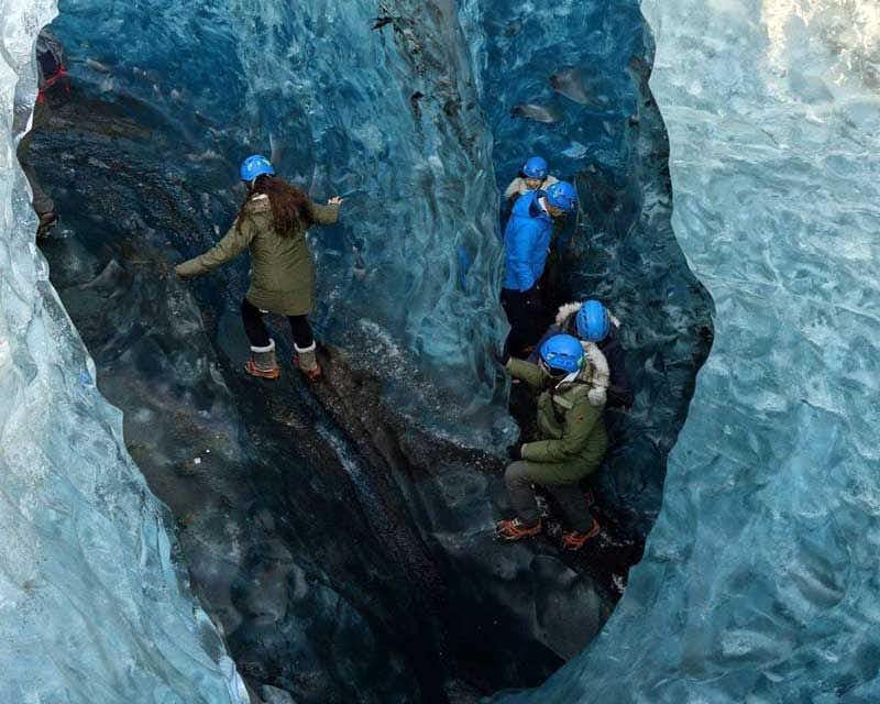 arrampicata in grotta di ghiaccio