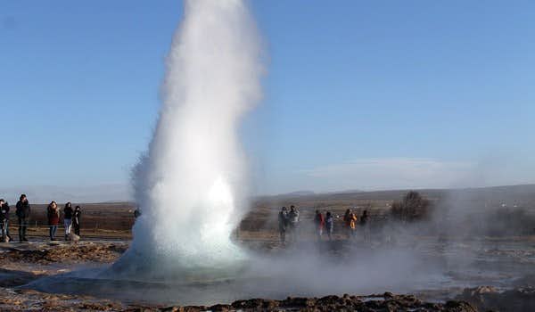 eruzione del geyser