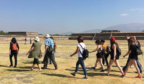 escursione di gruppo a teotihuacan dalla città di df