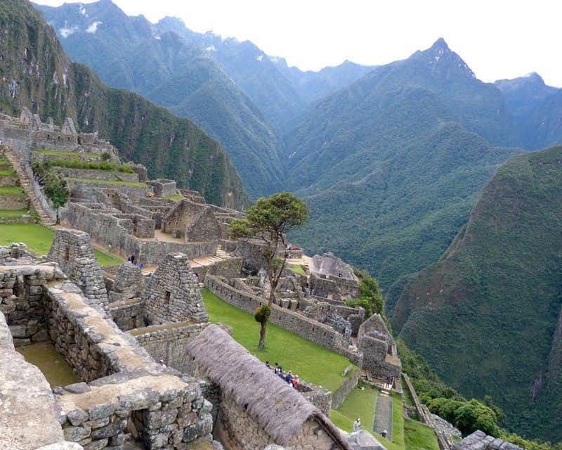 scalata della montagna di Machu Picchu durante il tour di un giorno