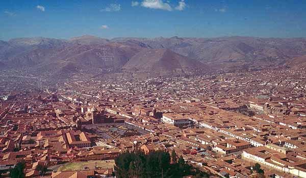 vista aerea della città di cuzco in perù