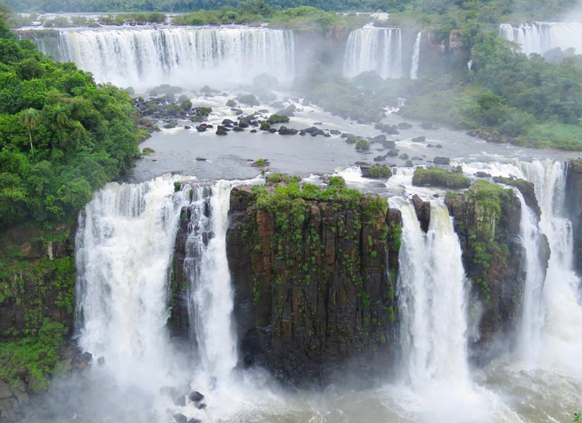 iguazu falls in parana river