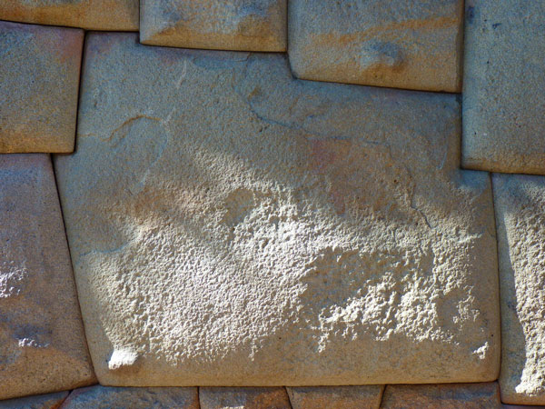 muro de piedras en cusco