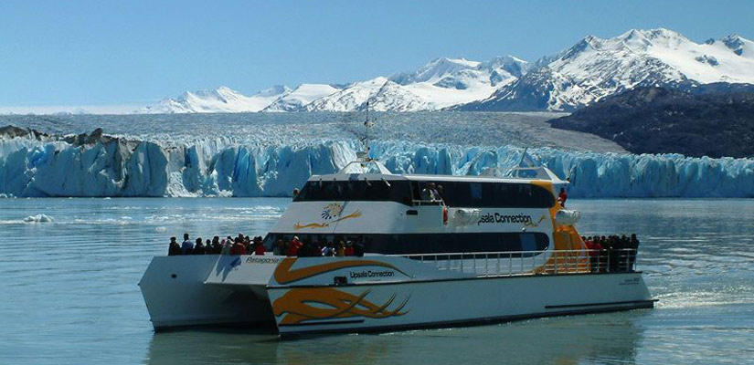 boat in excursion to spegazzini glacier in patagonia
