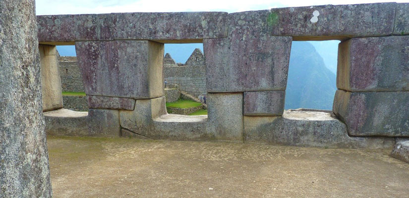 three stone windows in machu picchu