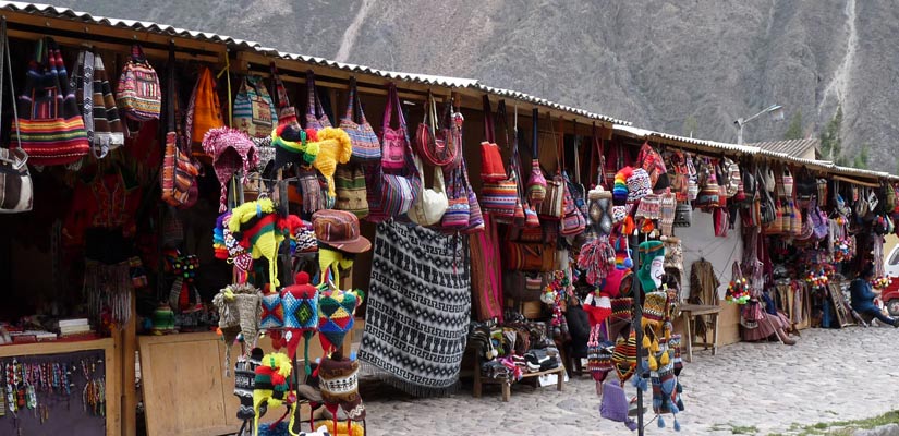 puestos mercado tradicional peru en ollantaytambo