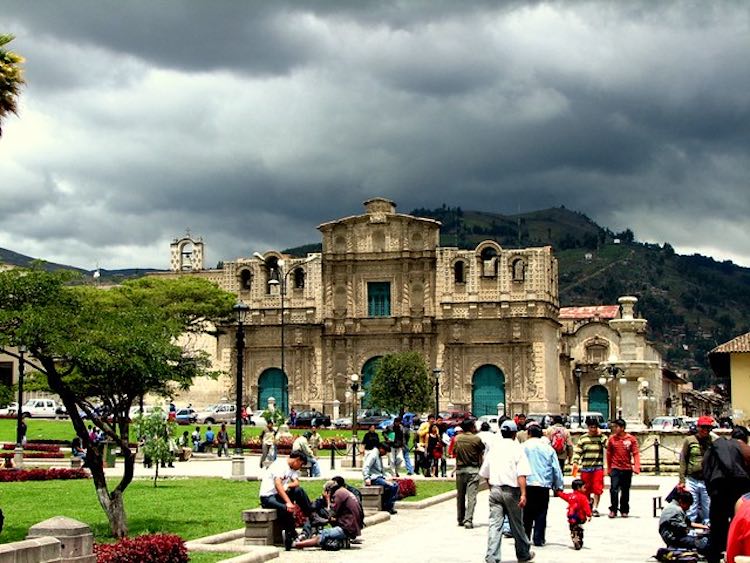 Plaza de Armas Cajamarca Perú