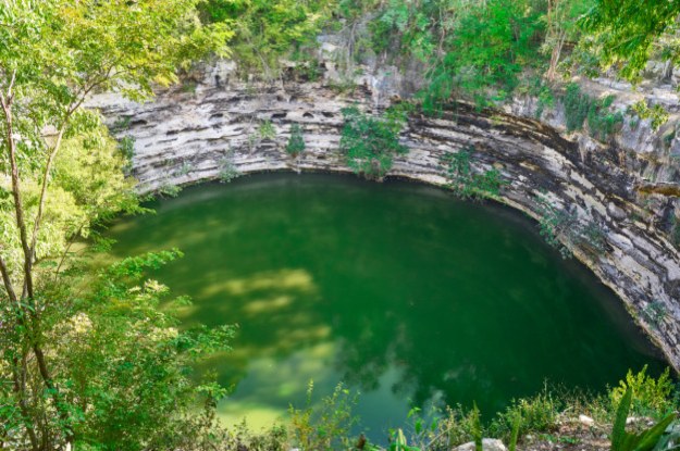 Cenote Sagrado de Chichen Itza