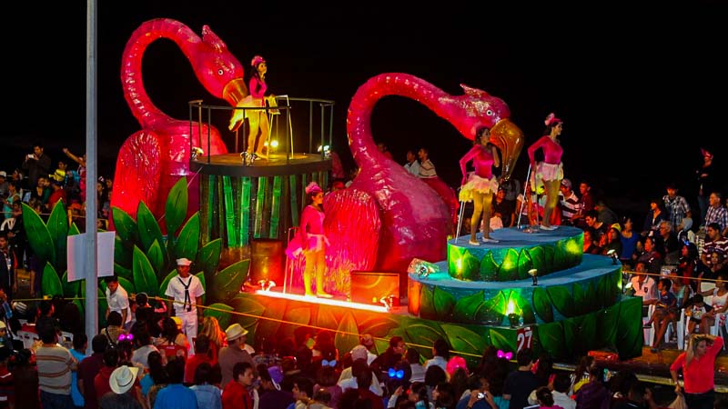 carroza en el carnaval de Veracruz