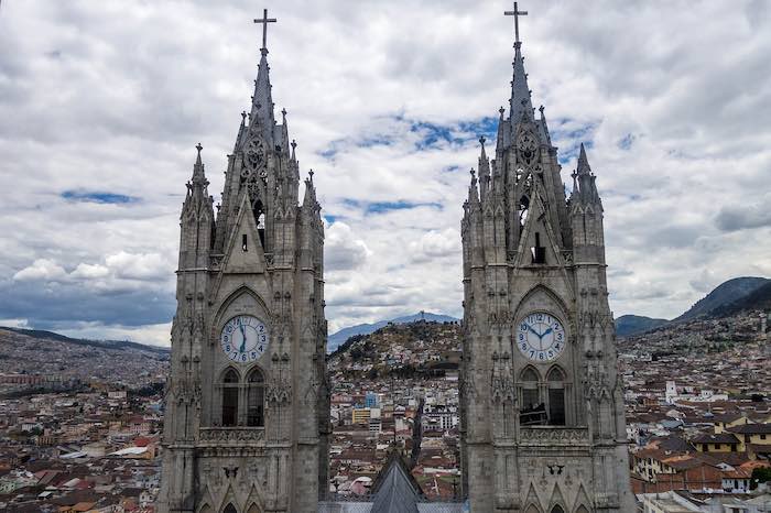 Torres de la Catedral de Quito en Ecuador
