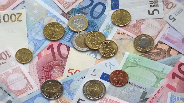 Monedas y billetes de euro información útil para viajar a España