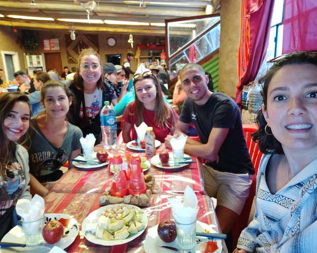 gemeinsames Mittagessen in Uyuni